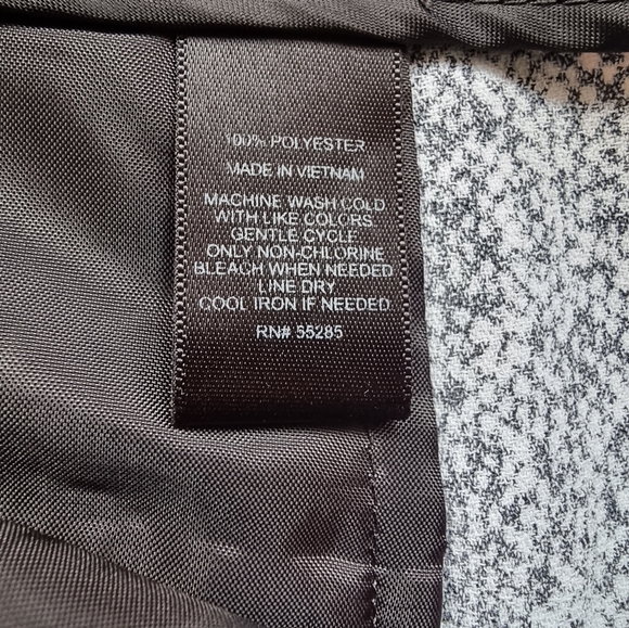 Express Lightweight Flowy Shorts - Picture 7 of 8